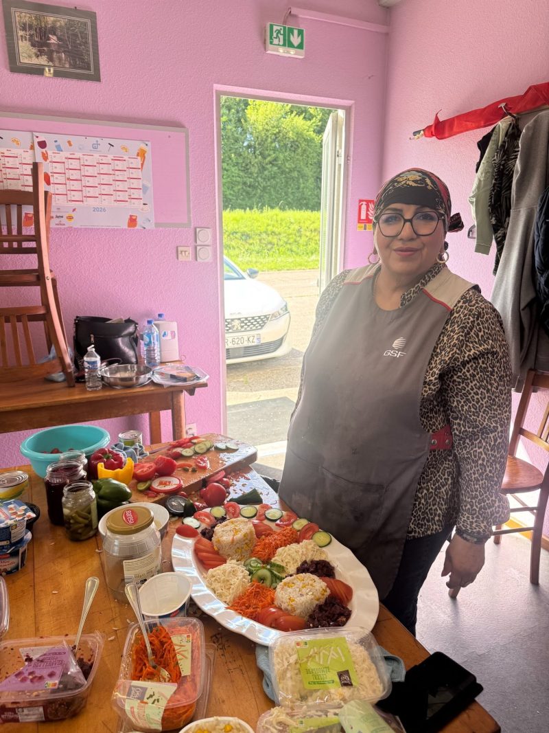 Soirée 100% Femmes Une soirée pensée pour et par les femmes, dans une ambiance chaleureuse et conviviale. Au programme : repas confectionné avec soin par nos bénévoles, suivi d'une soirée dansante.